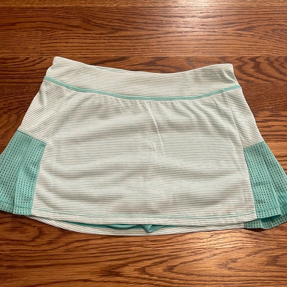 C9 By Champion Girls Tennis Skort 2.25” - size L (10-12) - color: green - Picture 1 of 4